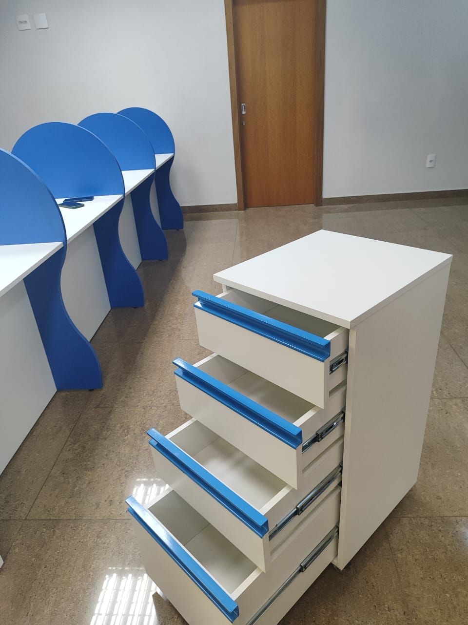 Móveis com Gavetas Azuis