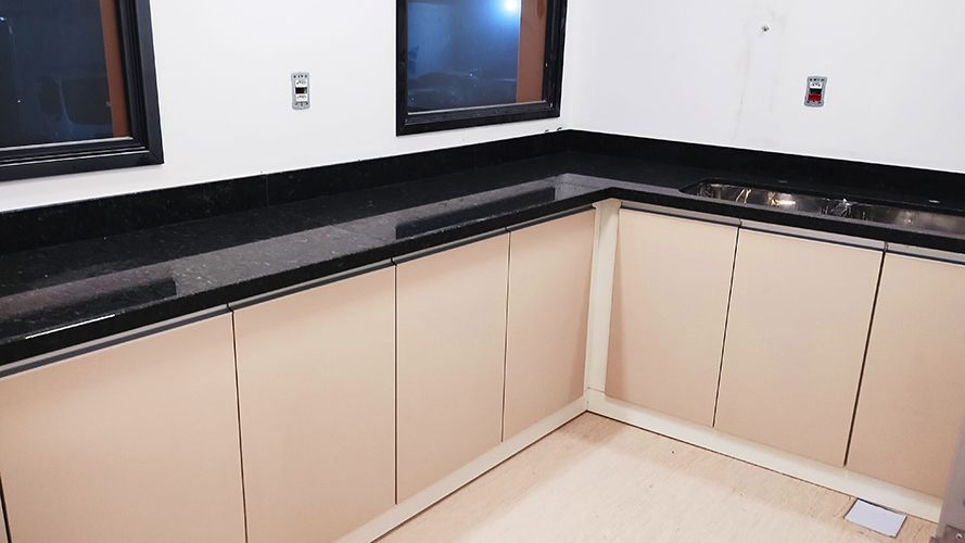Bancada em L com Pias em Aço Inox