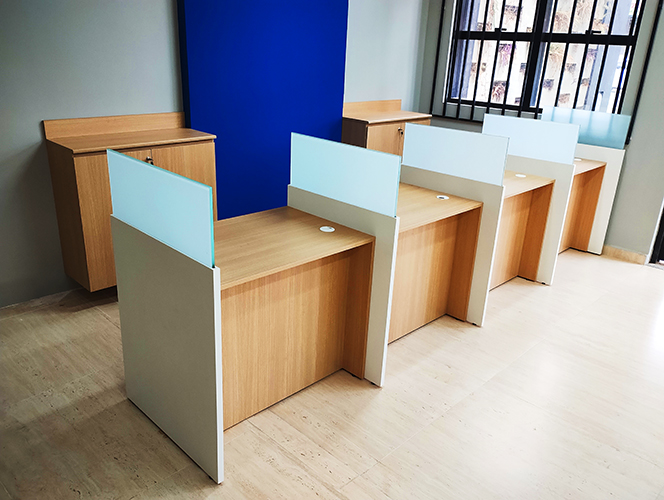 Recepção de Atendimento com divisórias em Vidros