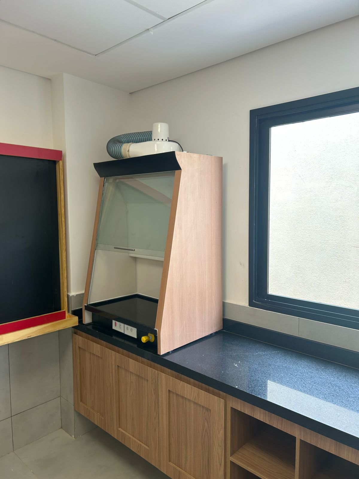 Capela de Exaustão com Bancada